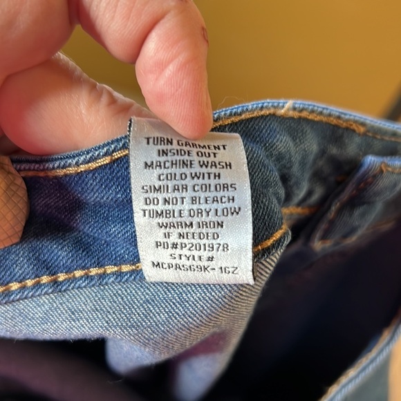 Almost Famous Juniors' High-Rise Destructed Skinny Jeans Size 3 - Picture 11 of 11